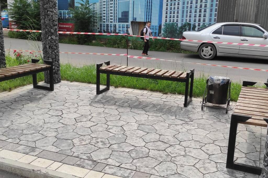 Prestigious Apartment In ビシュケク エクステリア 写真