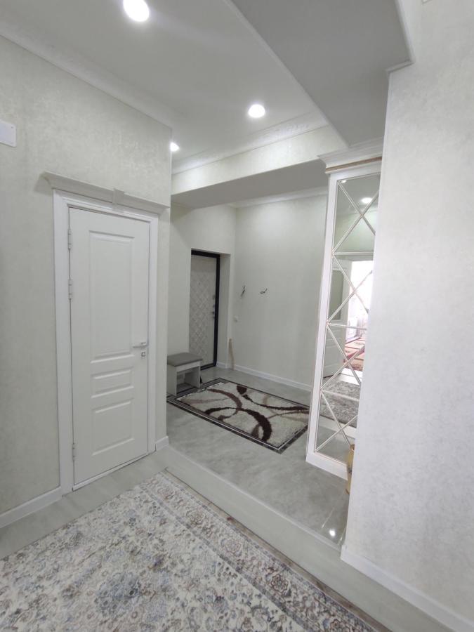 Prestigious Apartment In ビシュケク エクステリア 写真